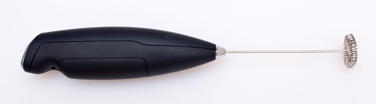 ミルクフロッサー(泡立て器)でカフェラテ風コーヒーを作る方法とおすすめタイプ